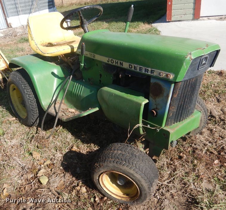 image for item HU9326 Lawn tractors