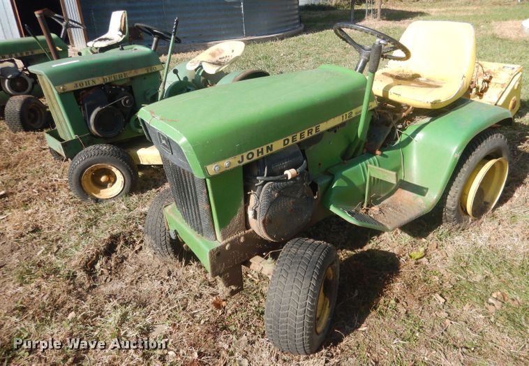 image for item HU9326 Lawn tractors