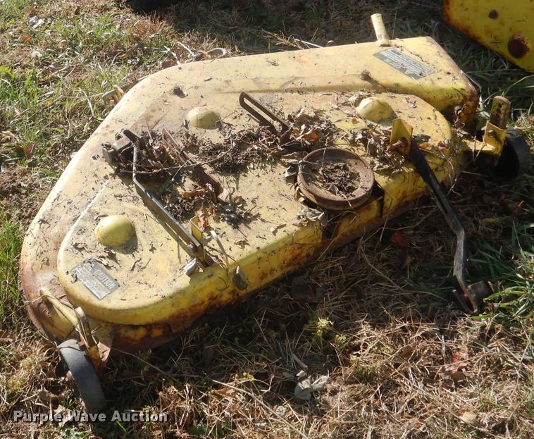 image for item HU9326 Lawn tractors