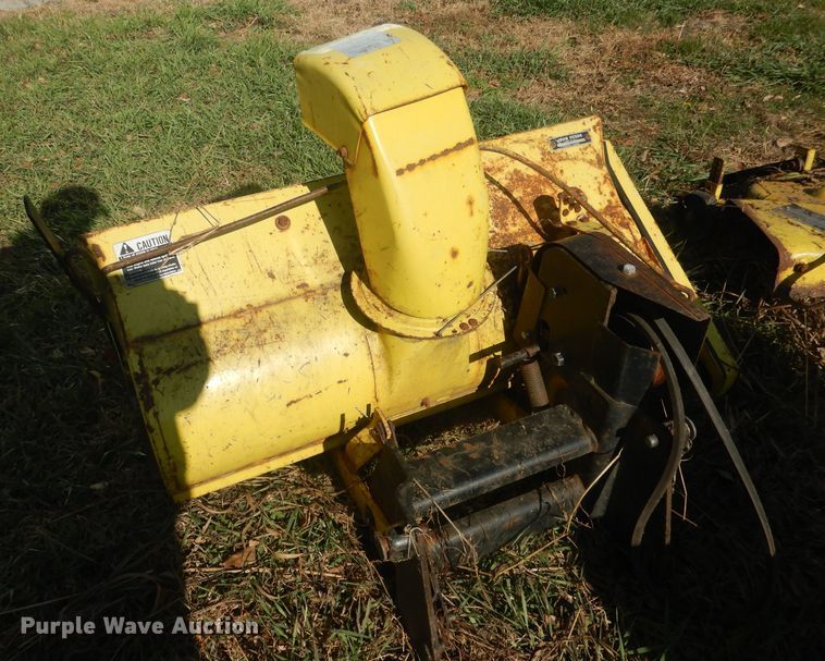 image for item HU9326 Lawn tractors