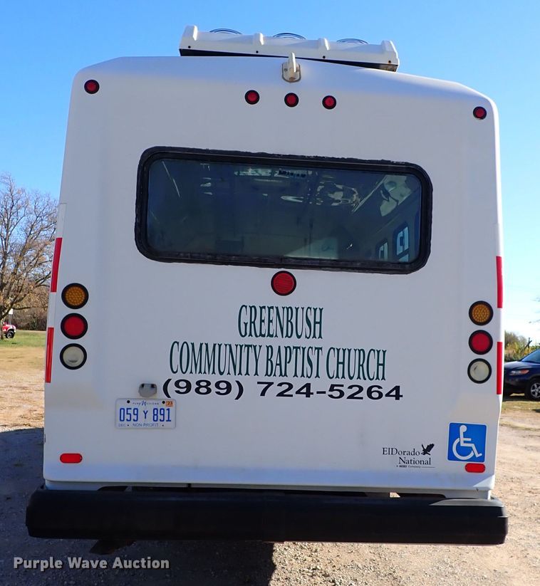 image for item IC9668 2002 International 3400  shuttle bus