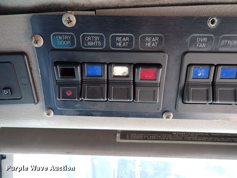 image for item IC9668 2002 International 3400  shuttle bus