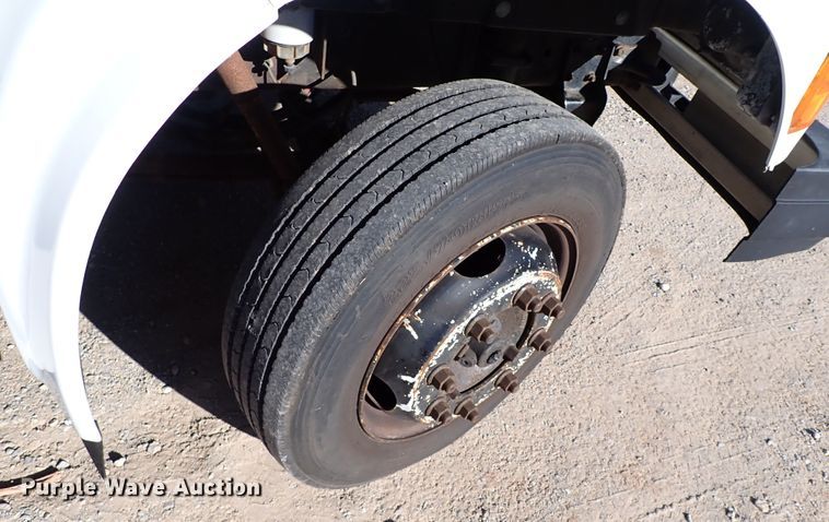 image for item IC9668 2002 International 3400  shuttle bus