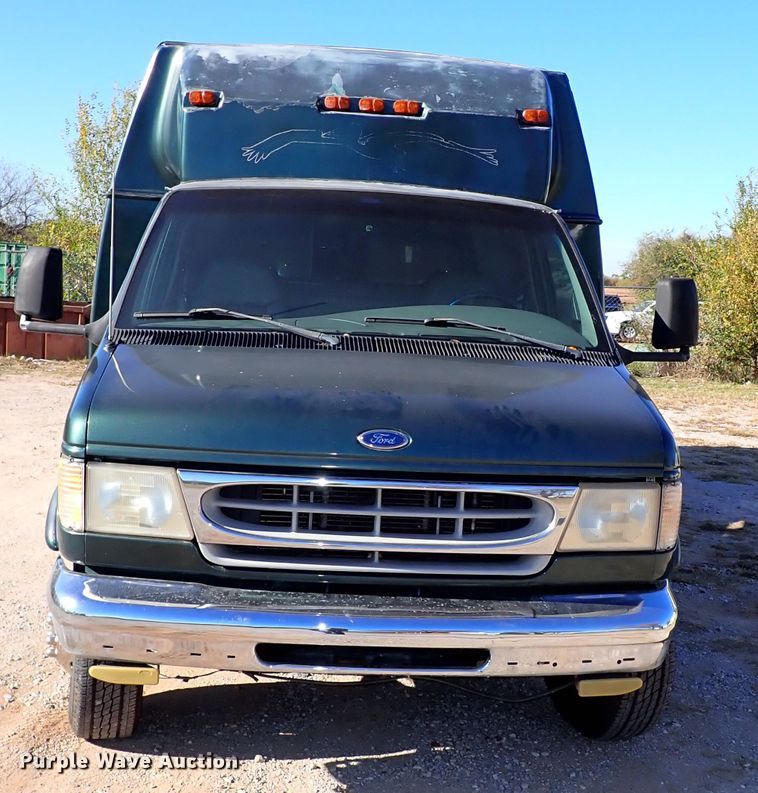 image for item IC9669 1999 Ford Econoline E450  party bus