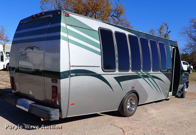 image for item IC9669 1999 Ford Econoline E450  party bus