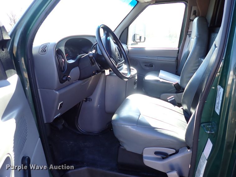 image for item IC9669 1999 Ford Econoline E450  party bus