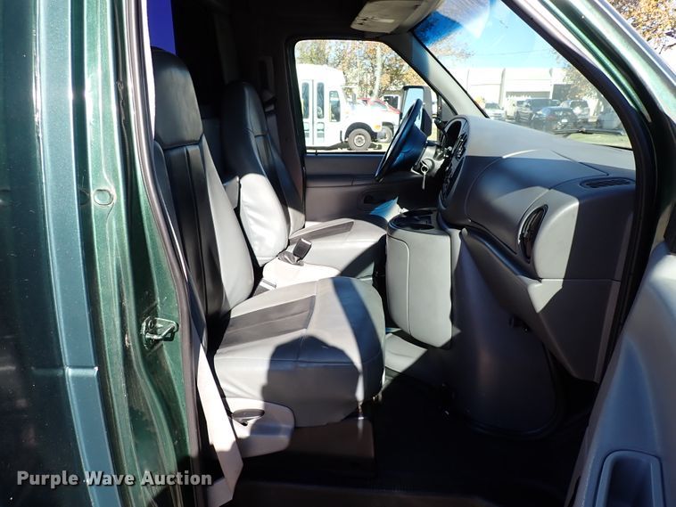 image for item IC9669 1999 Ford Econoline E450  party bus