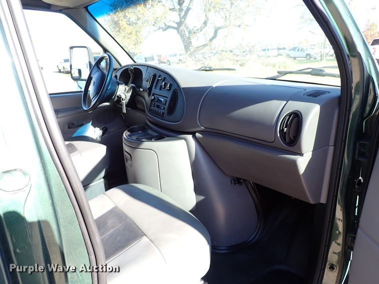 image for item IC9669 1999 Ford Econoline E450  party bus