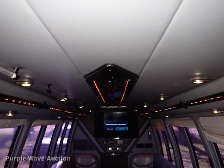 image for item IC9669 1999 Ford Econoline E450  party bus