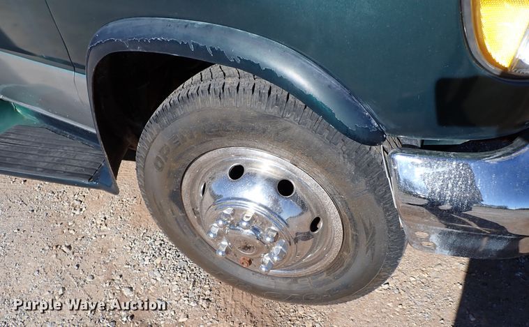 image for item IC9669 1999 Ford Econoline E450  party bus