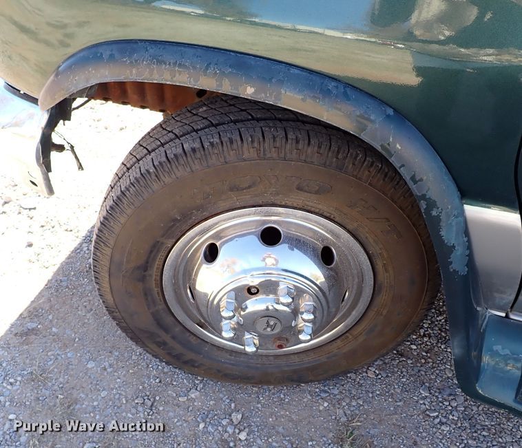 image for item IC9669 1999 Ford Econoline E450  party bus