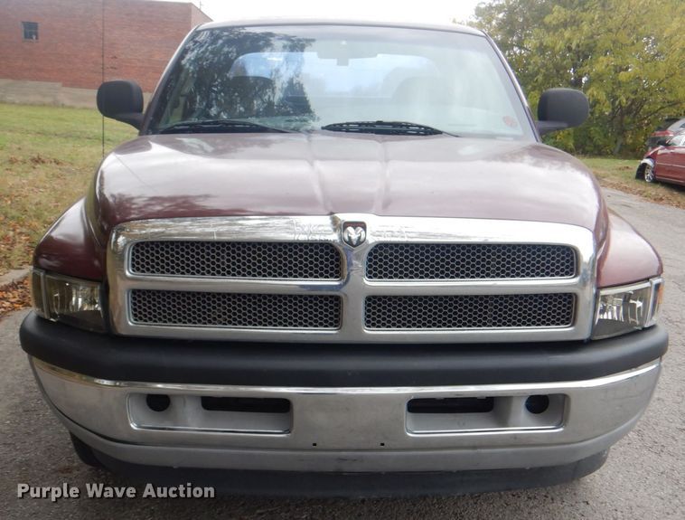 image for item ID9177 2001 Dodge Ram 1500  Club Cab pickup truck