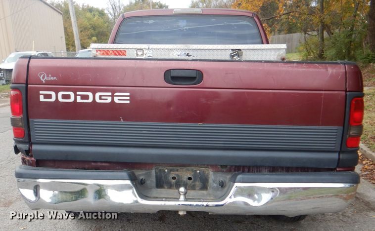 image for item ID9177 2001 Dodge Ram 1500  Club Cab pickup truck
