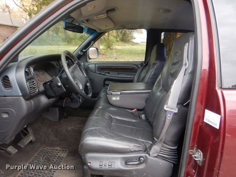 image for item ID9177 2001 Dodge Ram 1500  Club Cab pickup truck