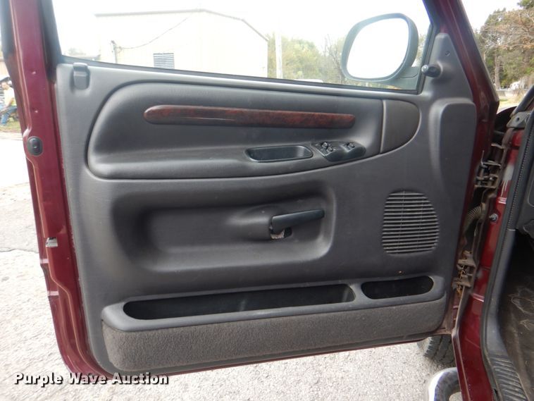 image for item ID9177 2001 Dodge Ram 1500  Club Cab pickup truck