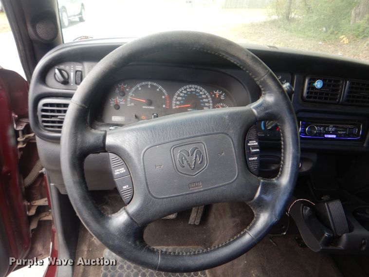 image for item ID9177 2001 Dodge Ram 1500  Club Cab pickup truck