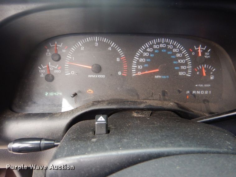 image for item ID9177 2001 Dodge Ram 1500  Club Cab pickup truck