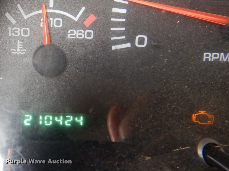 image for item ID9177 2001 Dodge Ram 1500  Club Cab pickup truck