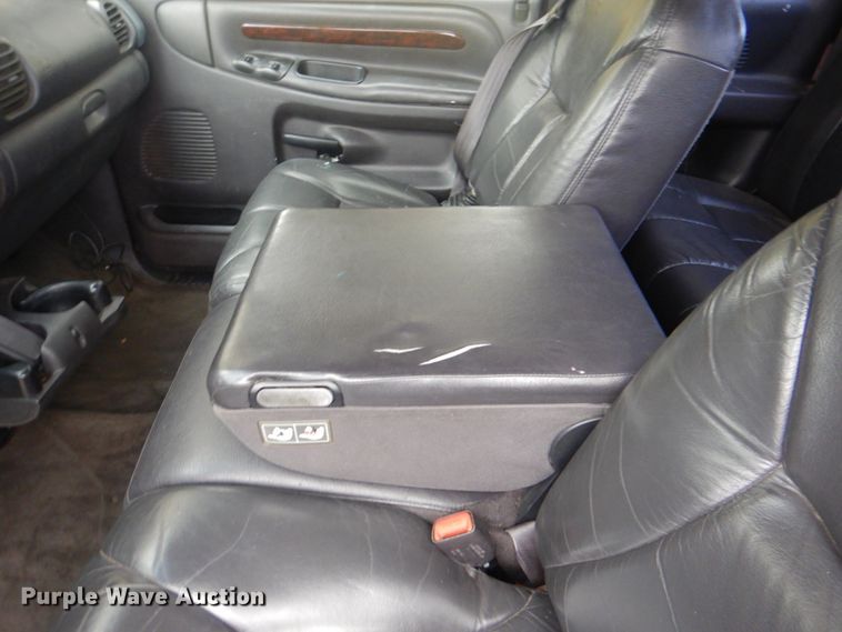 image for item ID9177 2001 Dodge Ram 1500  Club Cab pickup truck