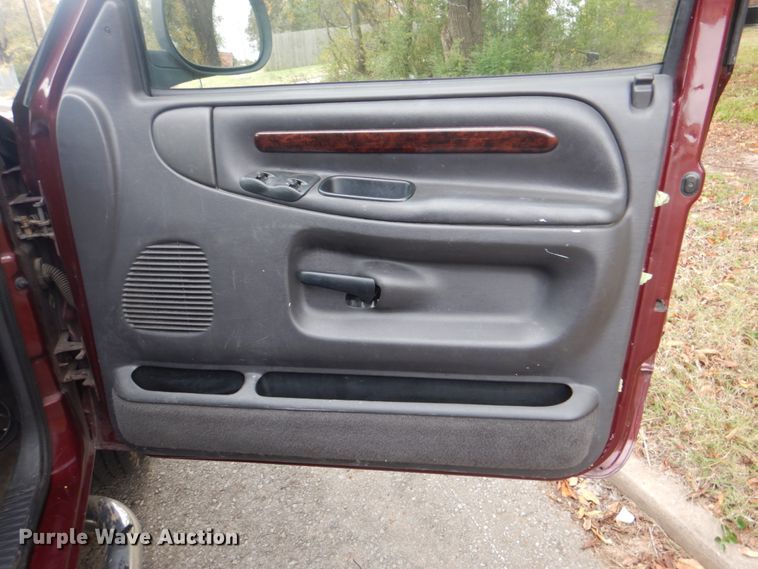 image for item ID9177 2001 Dodge Ram 1500  Club Cab pickup truck