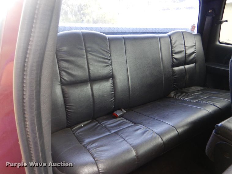 image for item ID9177 2001 Dodge Ram 1500  Club Cab pickup truck