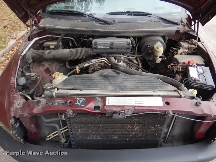 image for item ID9177 2001 Dodge Ram 1500  Club Cab pickup truck