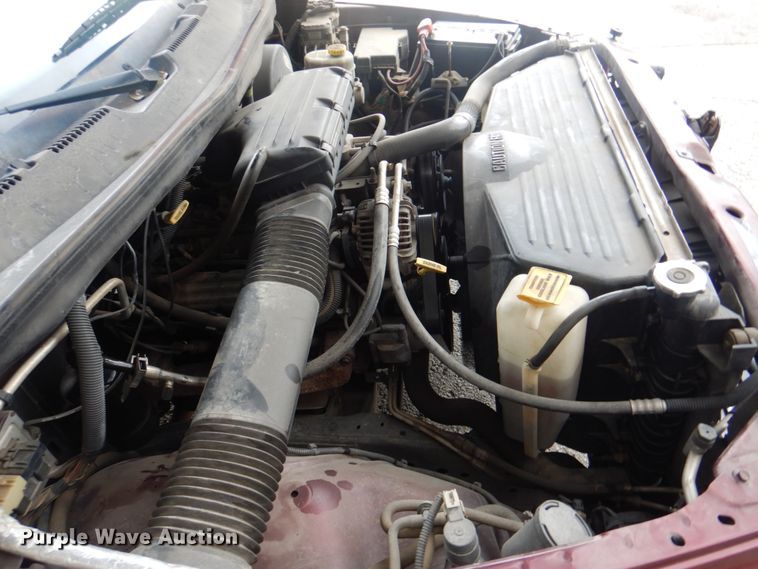 image for item ID9177 2001 Dodge Ram 1500  Club Cab pickup truck