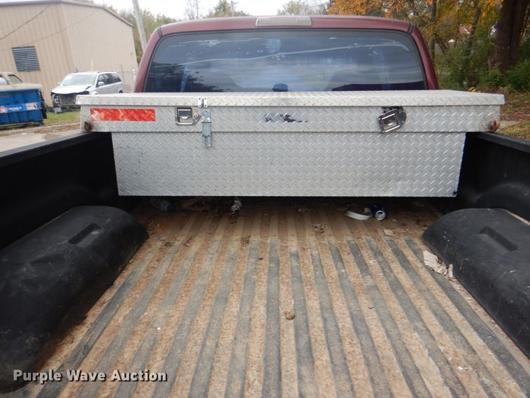 image for item ID9177 2001 Dodge Ram 1500  Club Cab pickup truck