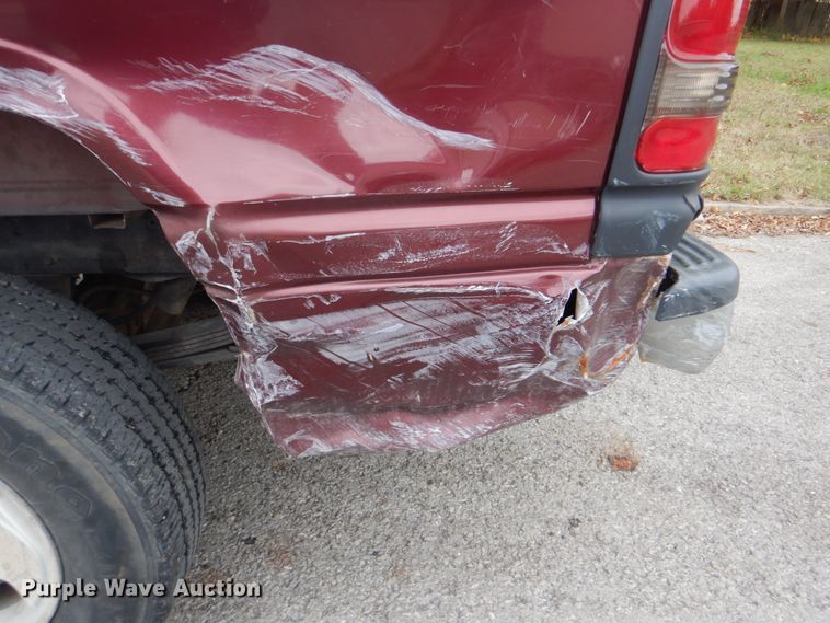 image for item ID9177 2001 Dodge Ram 1500  Club Cab pickup truck