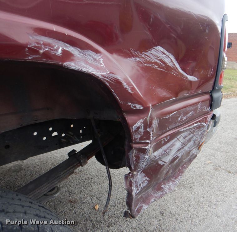 image for item ID9177 2001 Dodge Ram 1500  Club Cab pickup truck