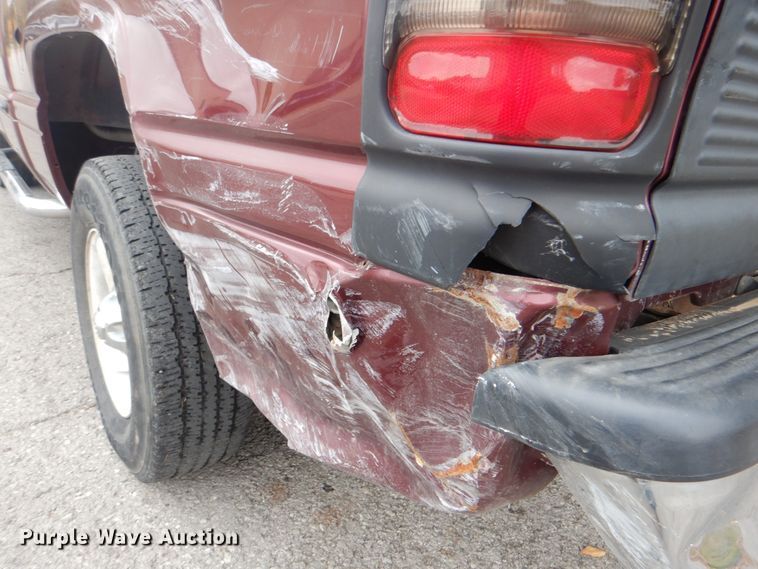 image for item ID9177 2001 Dodge Ram 1500  Club Cab pickup truck