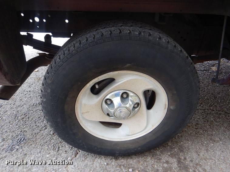 image for item ID9177 2001 Dodge Ram 1500  Club Cab pickup truck