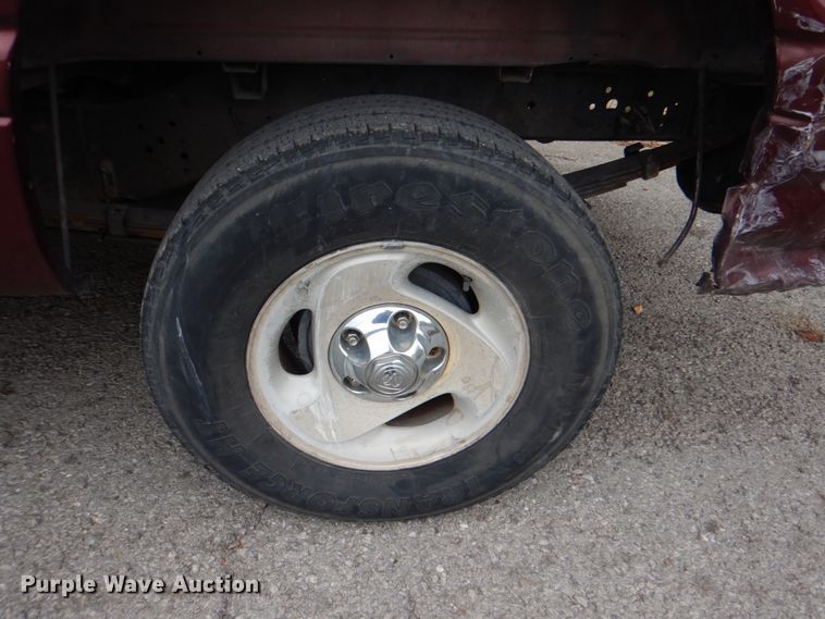 image for item ID9177 2001 Dodge Ram 1500  Club Cab pickup truck