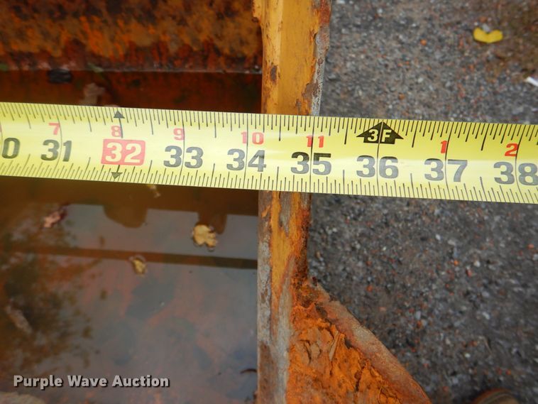 image for item ID9178 34"W excavator bucket
