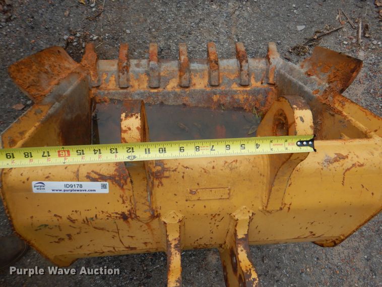 image for item ID9178 34"W excavator bucket