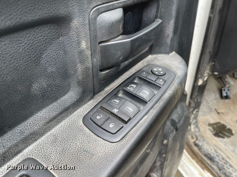 image for item IK9634 2013 Dodge Ram 5500  Crew Cab flatbed truck