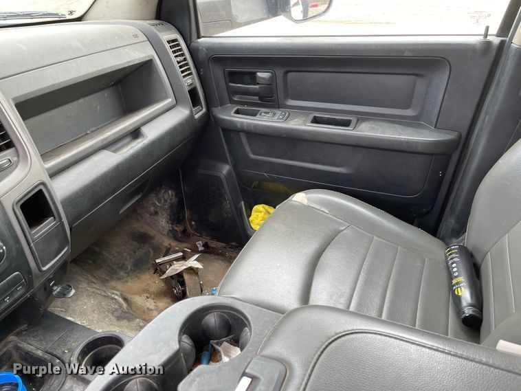 image for item IK9634 2013 Dodge Ram 5500  Crew Cab flatbed truck