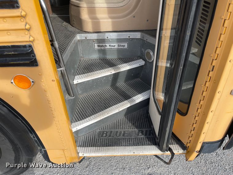 image for item IK9682 1987 Blue Bird  school bus