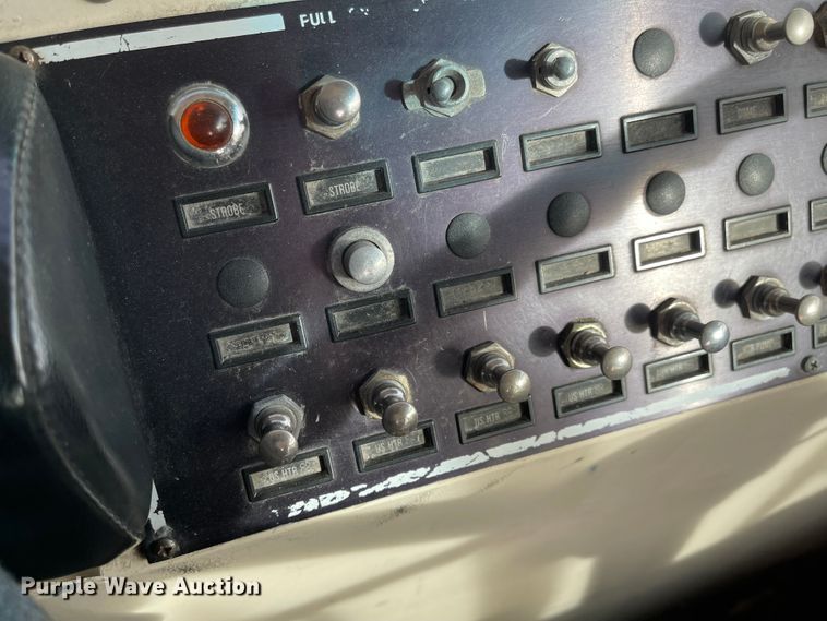 image for item IK9682 1987 Blue Bird  school bus