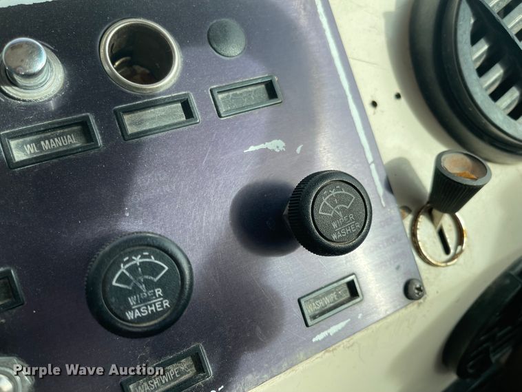 image for item IK9682 1987 Blue Bird  school bus