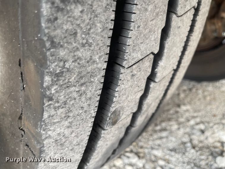 image for item IK9682 1987 Blue Bird  school bus