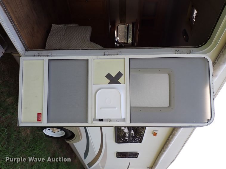 image for item IN9599 2003 R-Vision Trail-Lite  camper
