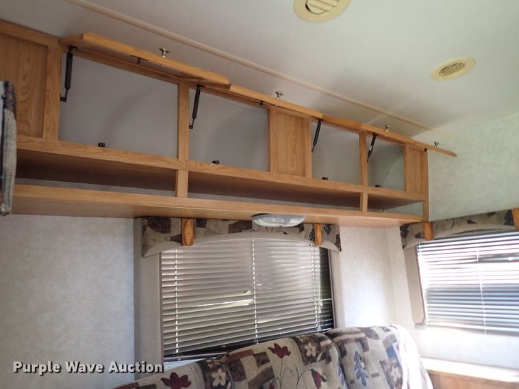 image for item IN9599 2003 R-Vision Trail-Lite  camper