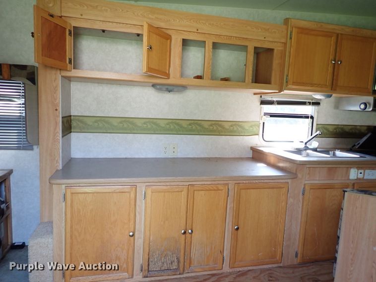 image for item IN9599 2003 R-Vision Trail-Lite  camper