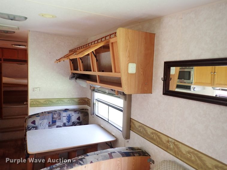 image for item IN9599 2003 R-Vision Trail-Lite  camper