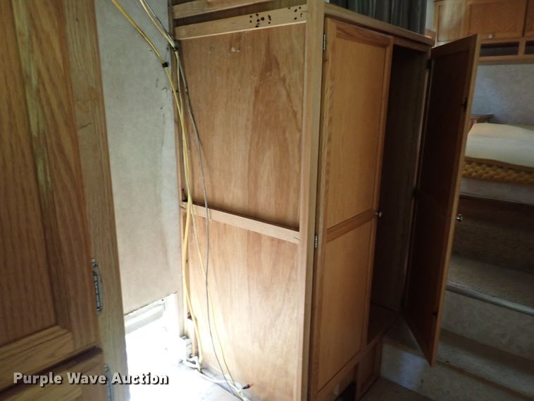 image for item IN9599 2003 R-Vision Trail-Lite  camper