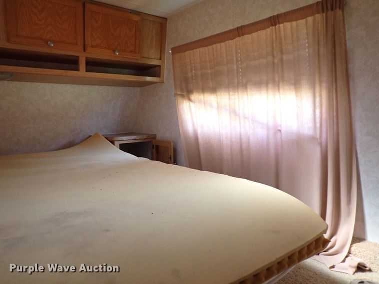 image for item IN9599 2003 R-Vision Trail-Lite  camper