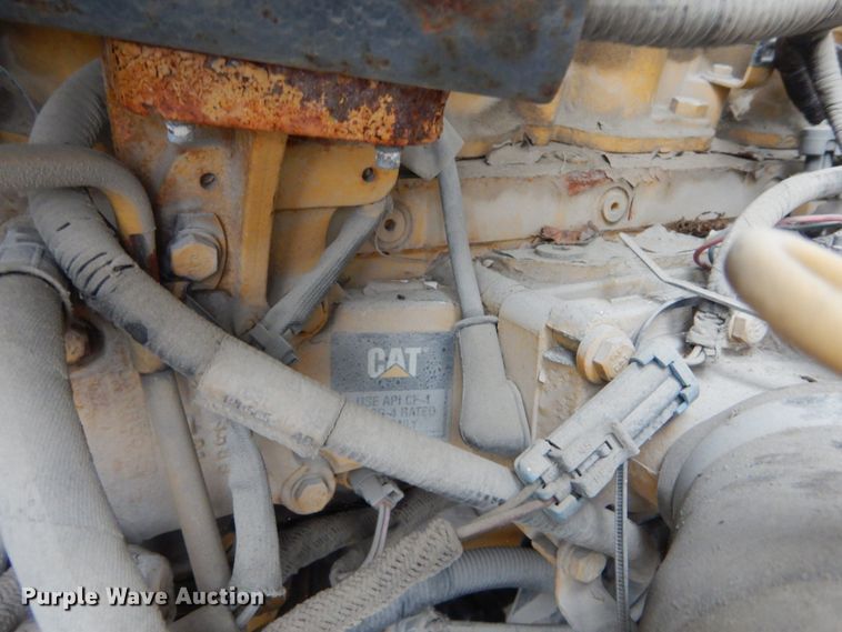 image for item IV9579 2000 Ford F650 Super Duty XL  SuperCab flatbed truck