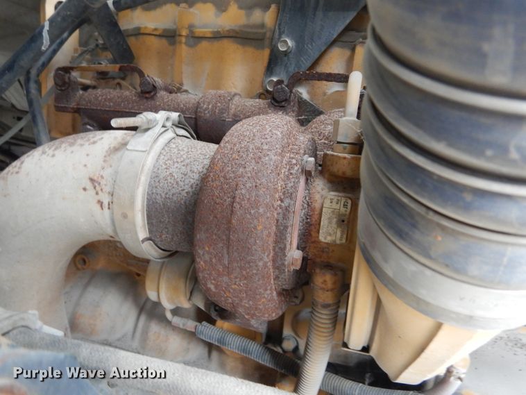 image for item IV9579 2000 Ford F650 Super Duty XL  SuperCab flatbed truck