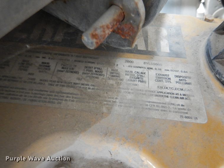 image for item IV9579 2000 Ford F650 Super Duty XL  SuperCab flatbed truck